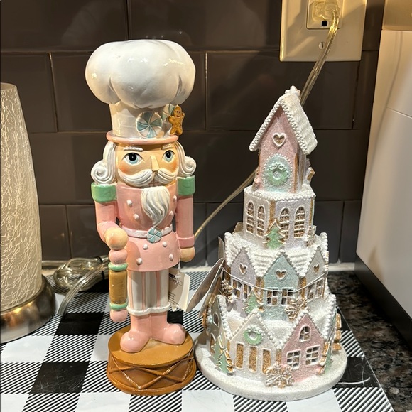 Pastel bakers Christmas nutcracker with sugar glitter light up castle bundle - Picture 1 of 3